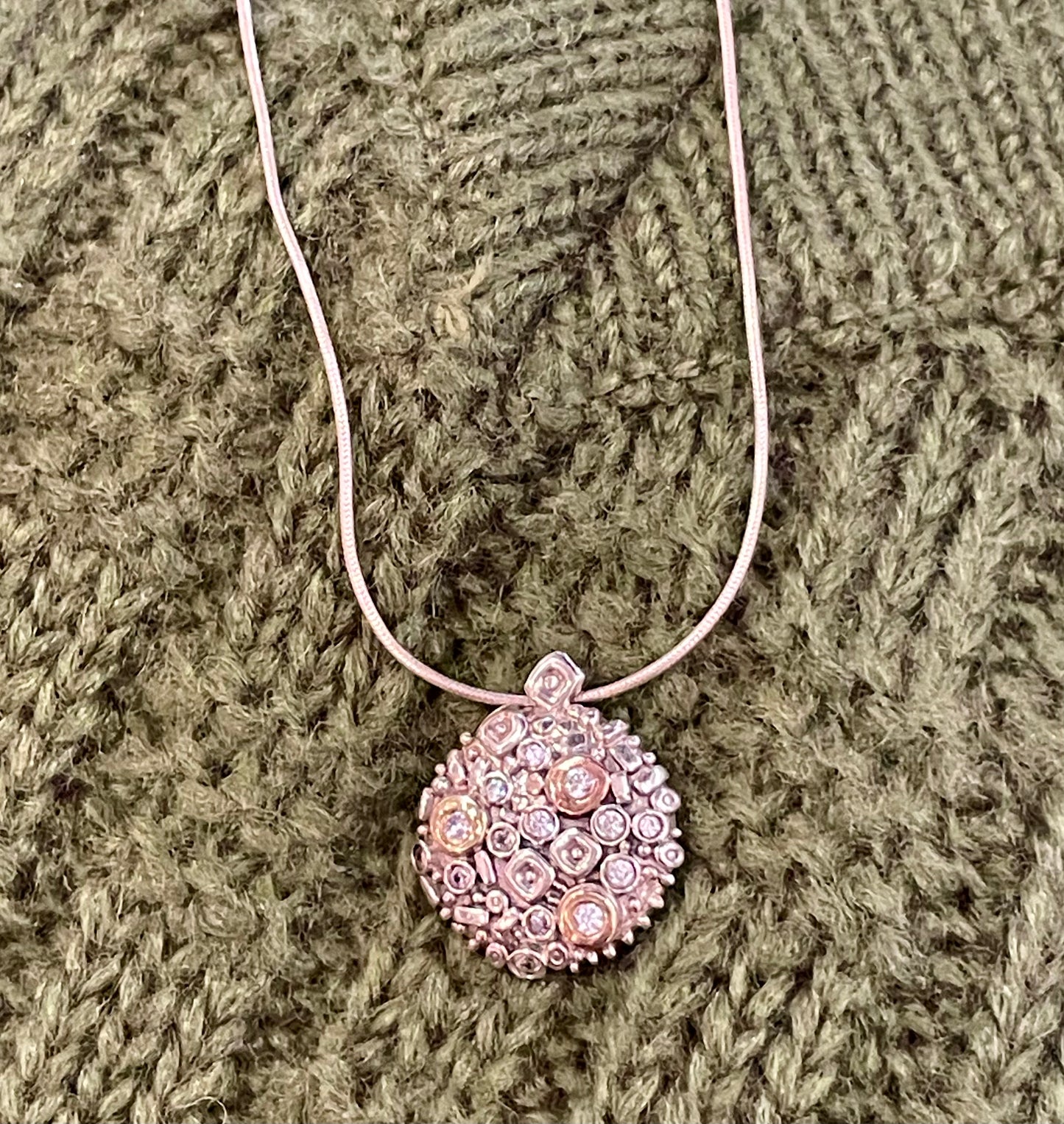 EP4824 Sterling Silver & 9ct Gold Circle Pendant