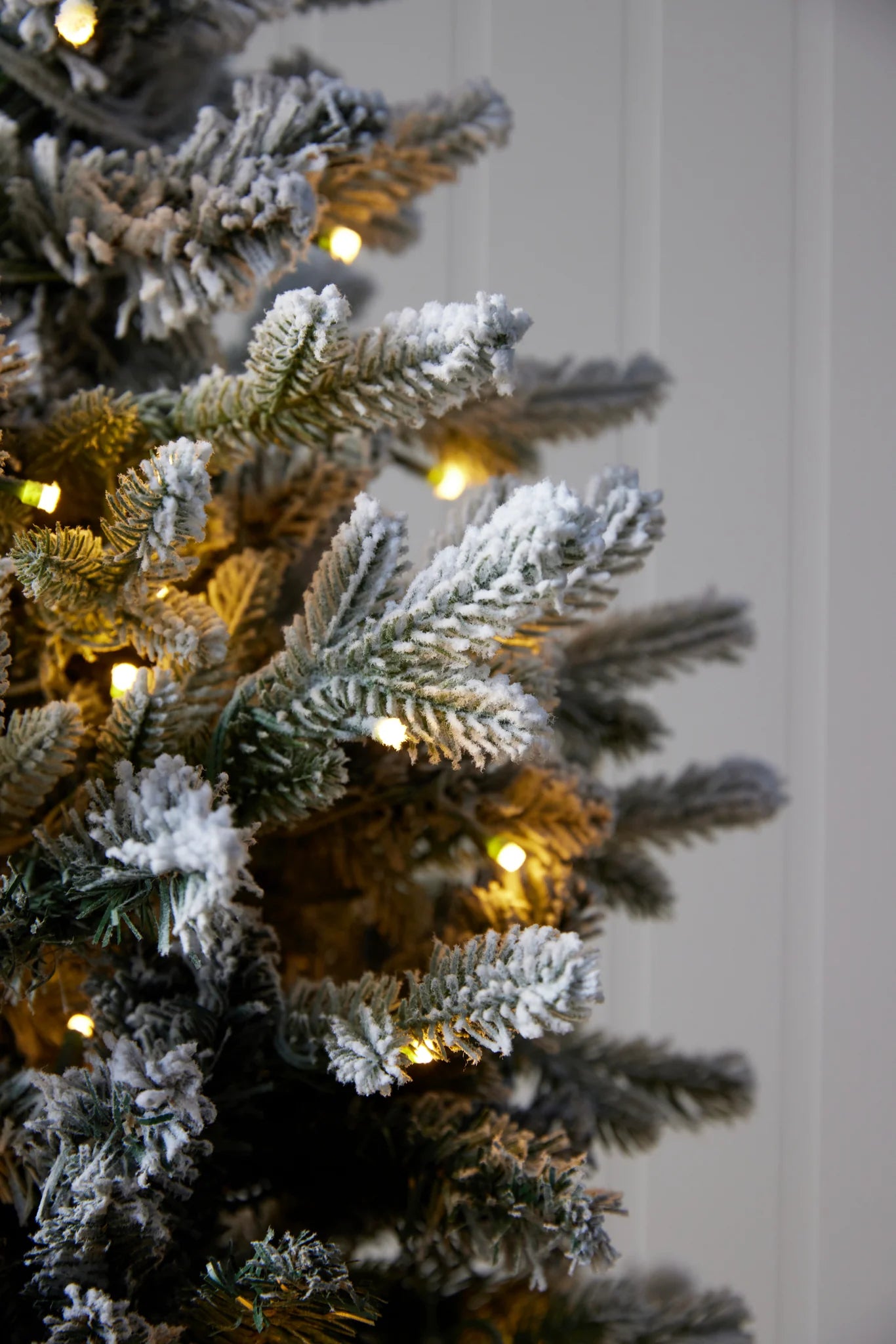 4 Ft European Fir Snow Tree - 170 LED