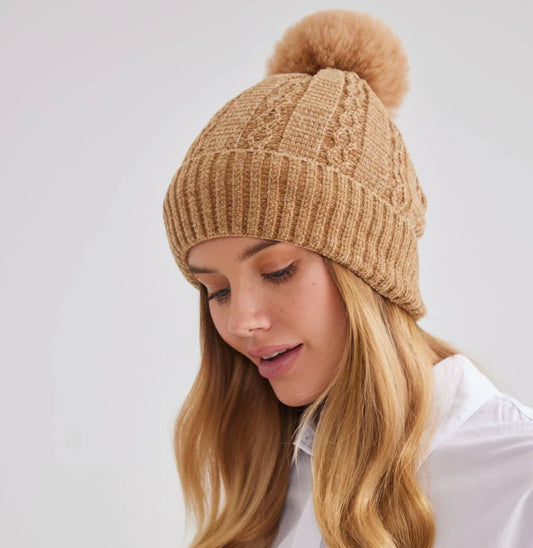Lorena Beanie in Nut