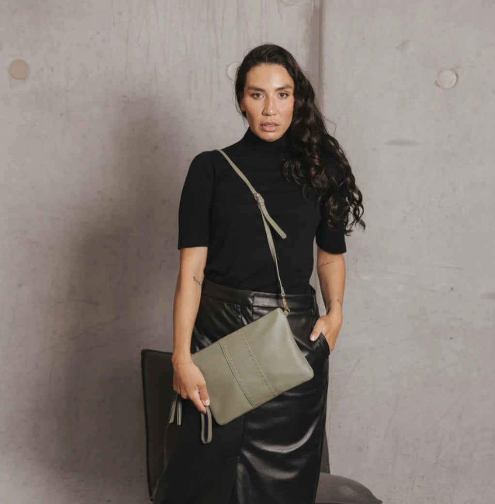 London Crossbody Pouch(Various)