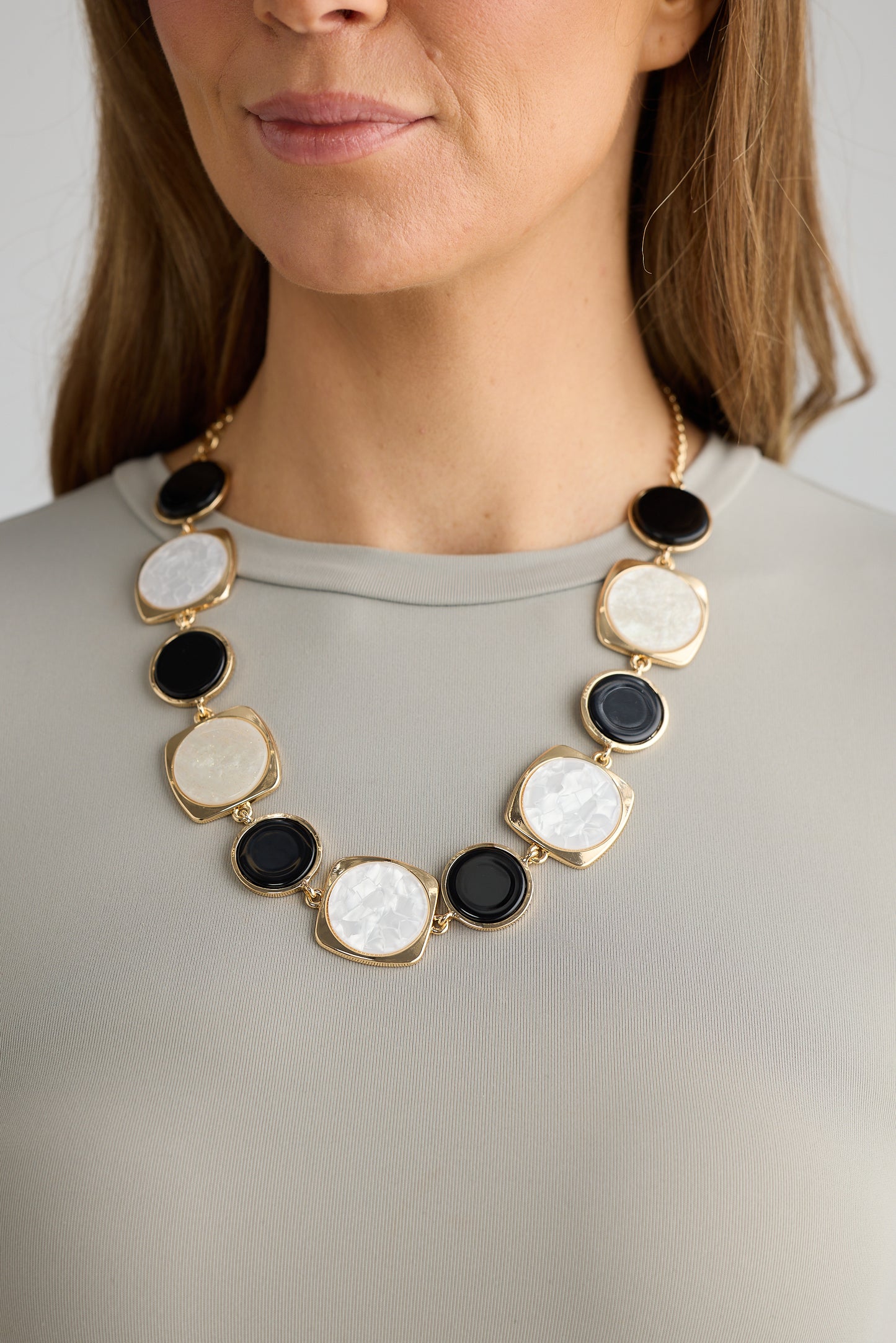Wendy Necklace in Black and White