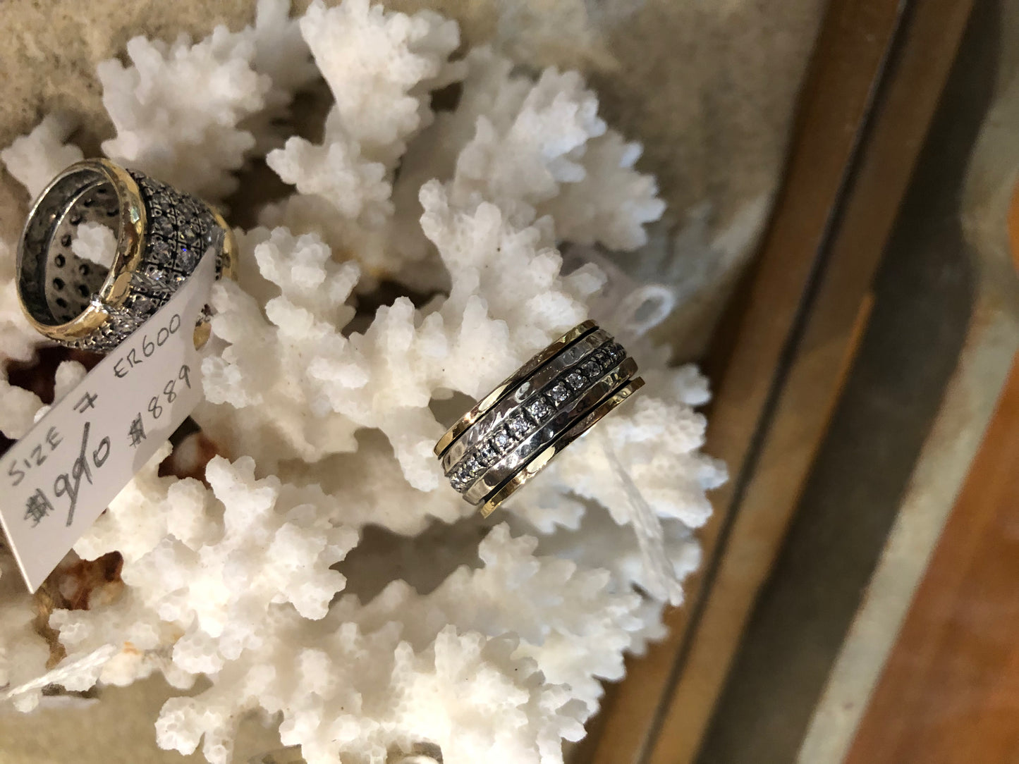 ER4922 Sterling Silver & 9ct Gold Hammered Spinner w/ 1x Row Stones