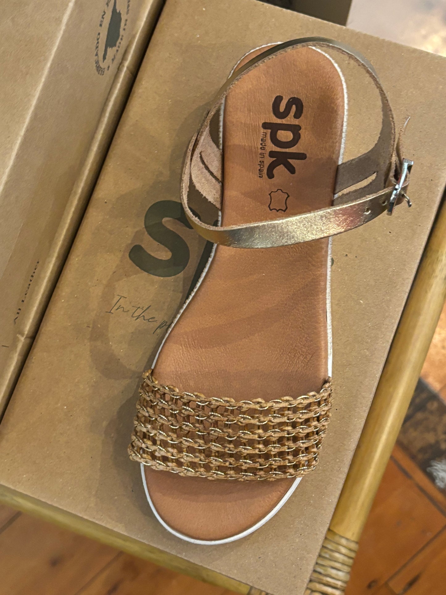 SPK Mod. 2450 Trenza/Laminado Arena/Platino