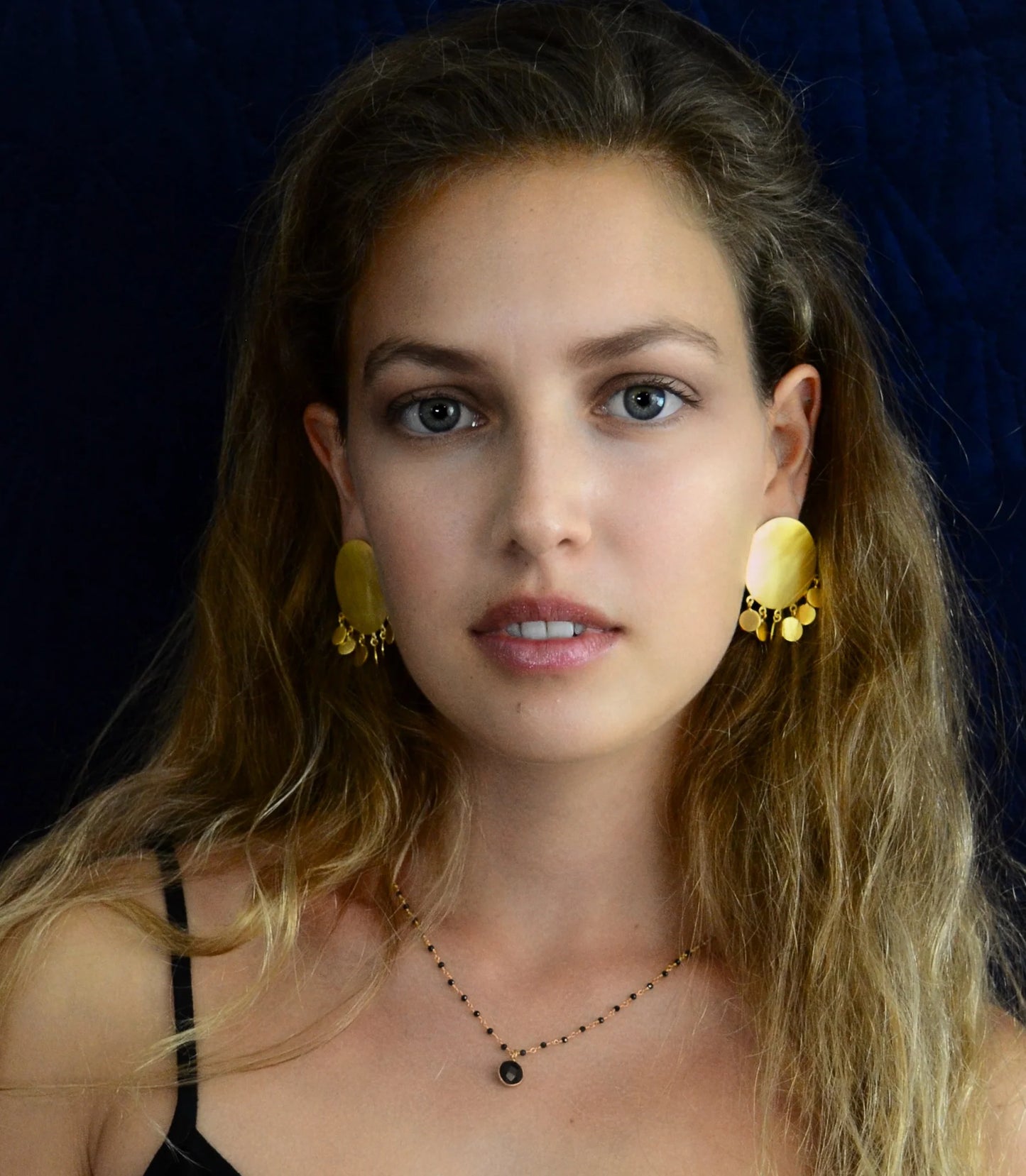 MW Gold Round Tassle Stud earrings B4