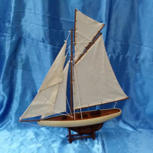 42cm Columbia Wooden Yacht Replica