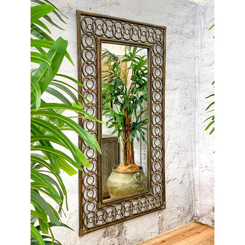 Santiago Mirror