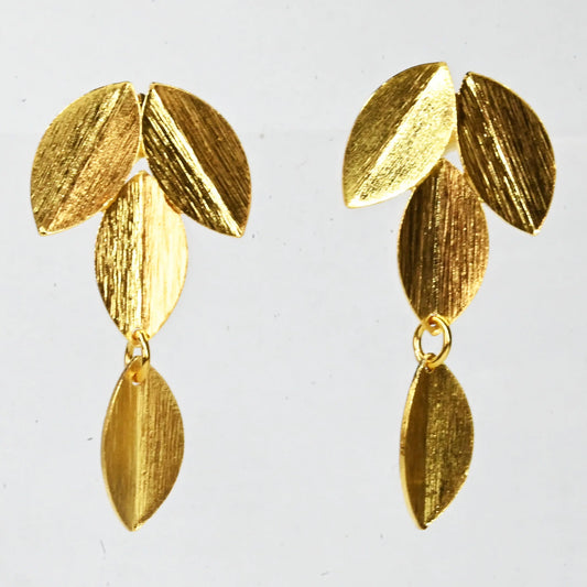 MW Gold motif long hook Earrings B135