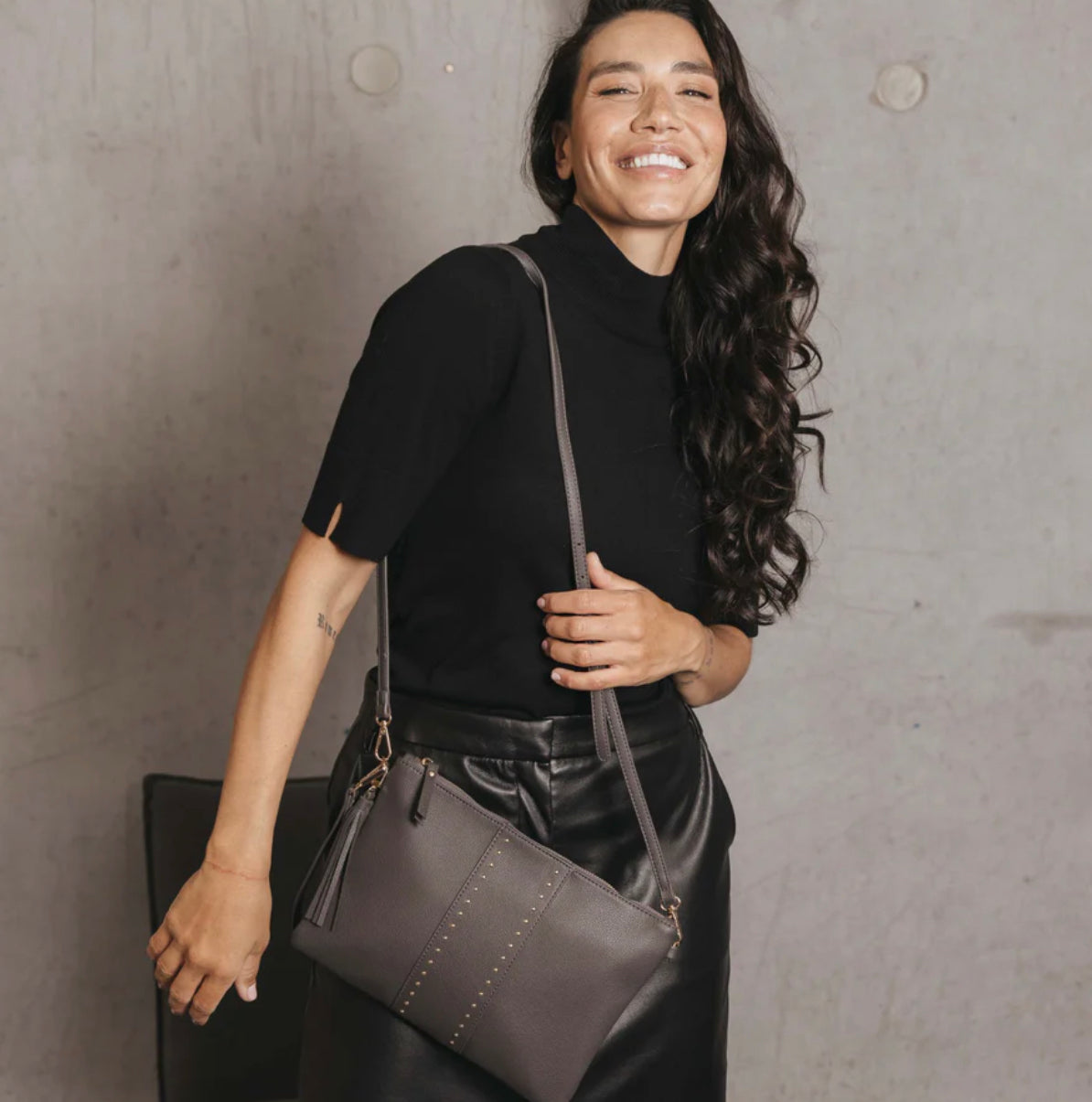 London Crossbody Pouch(Various)