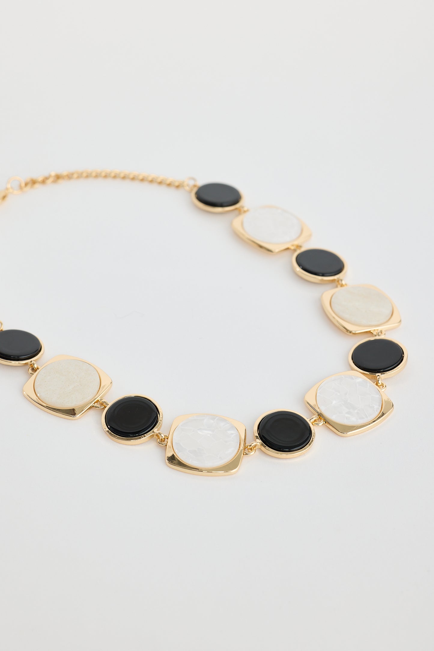 Wendy Necklace in Black and White
