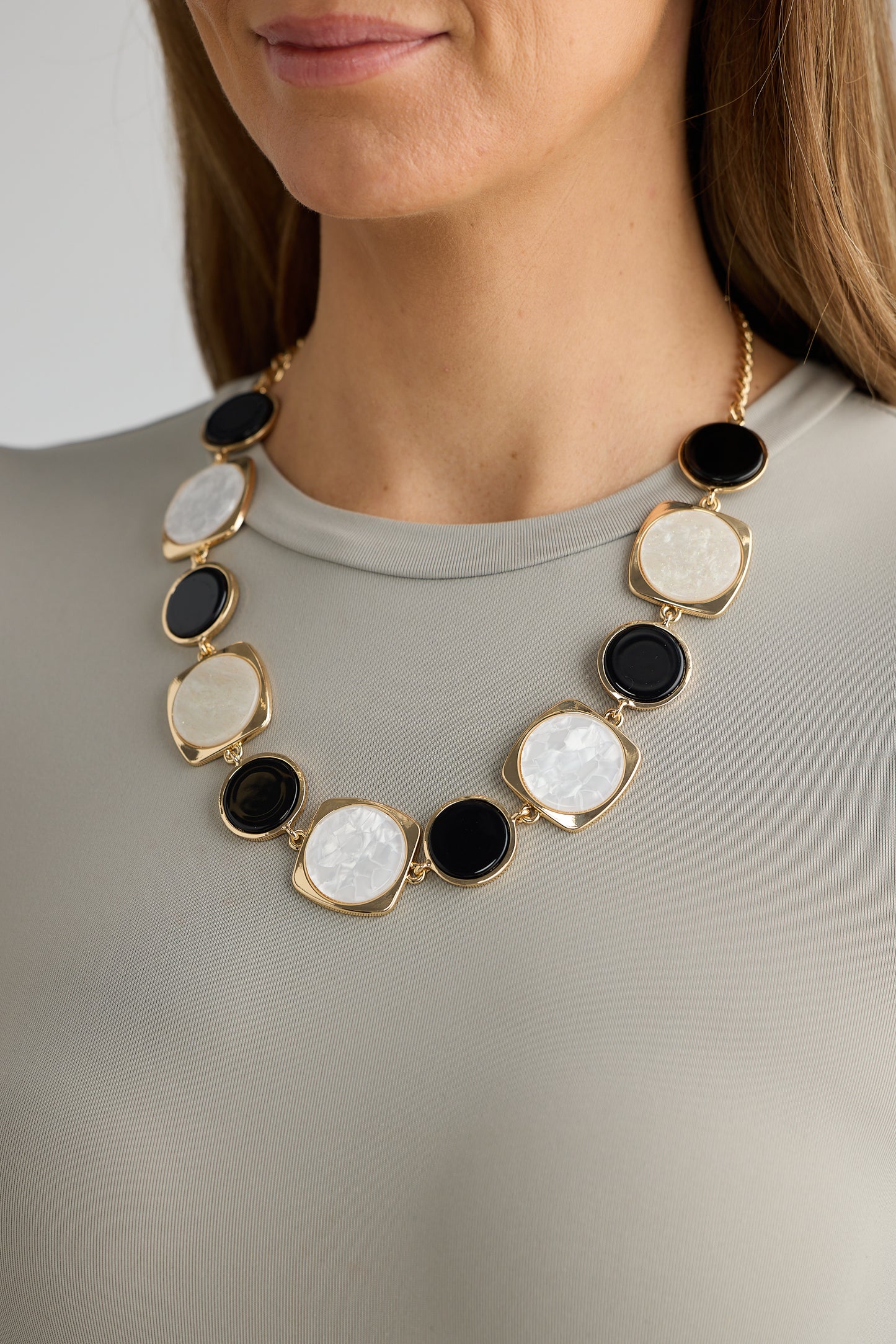 Wendy Necklace in Black and White