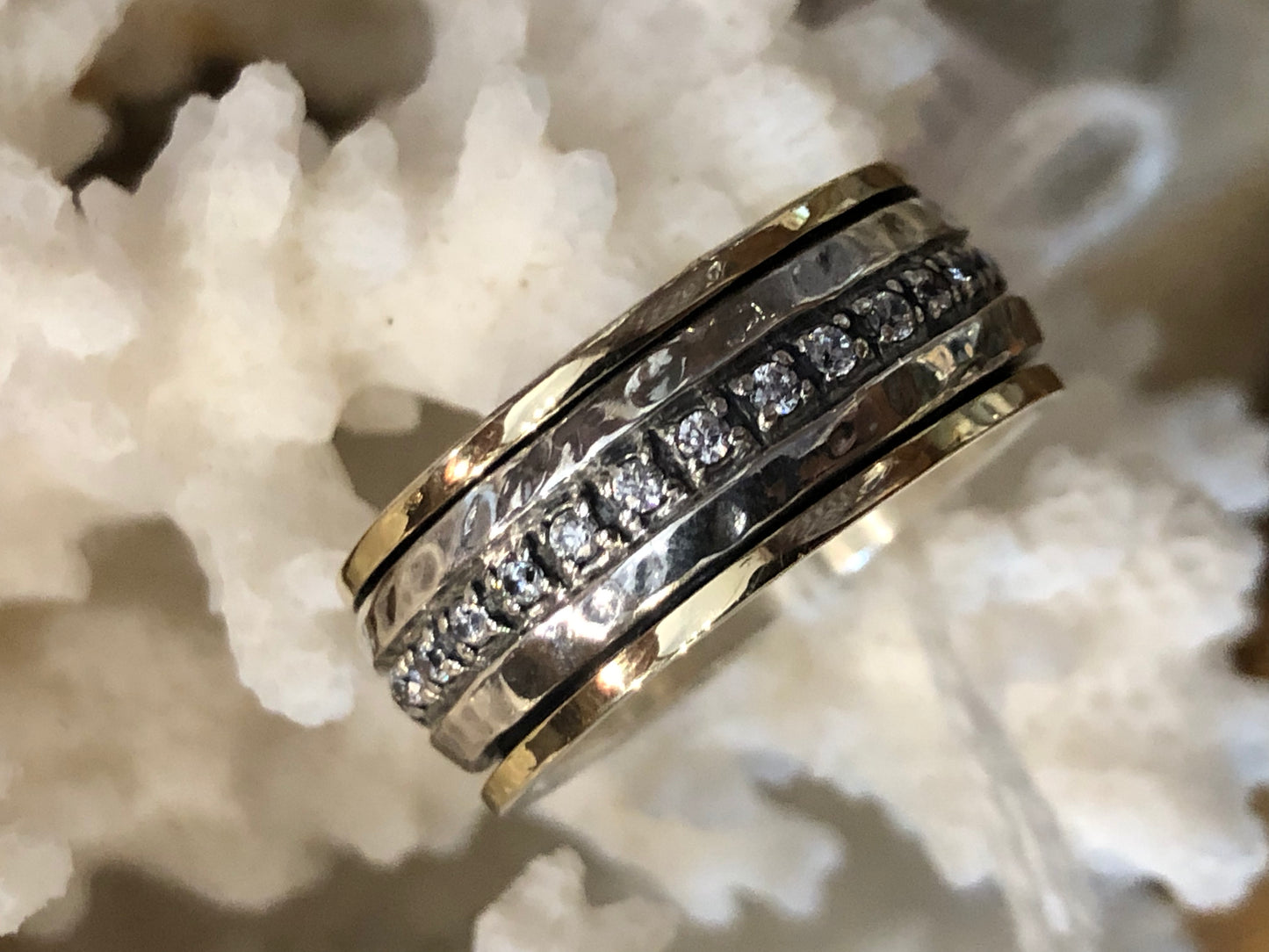 ER4922 Sterling Silver & 9ct Gold Hammered Spinner w/ 1x Row Stones