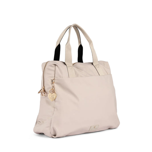 Jamie Large Overnighter Nude