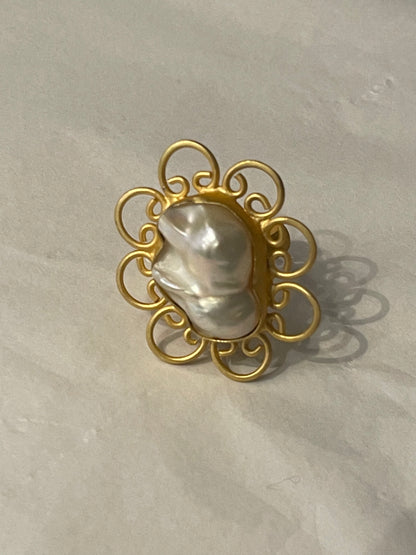 Luxe Gold ring 1 stone pearl