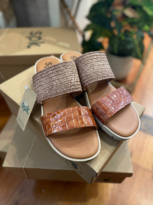 Gante/Bamba Dover/Avellana Sandals