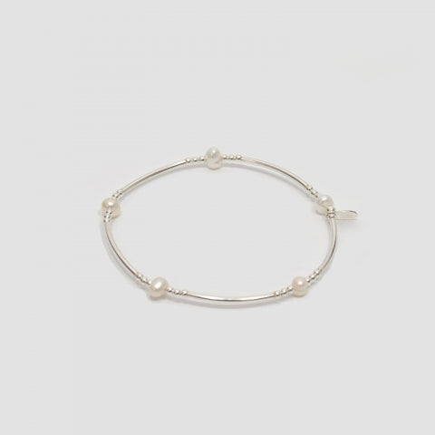 Petals Sterling Silver Bracelet with One Pearl