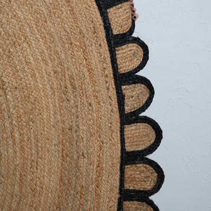 Scalloped Round Jute Rug - black/natural