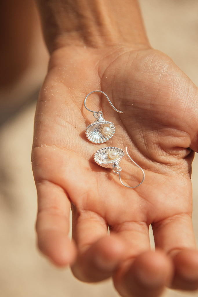 Venus Clam Shell Earrings