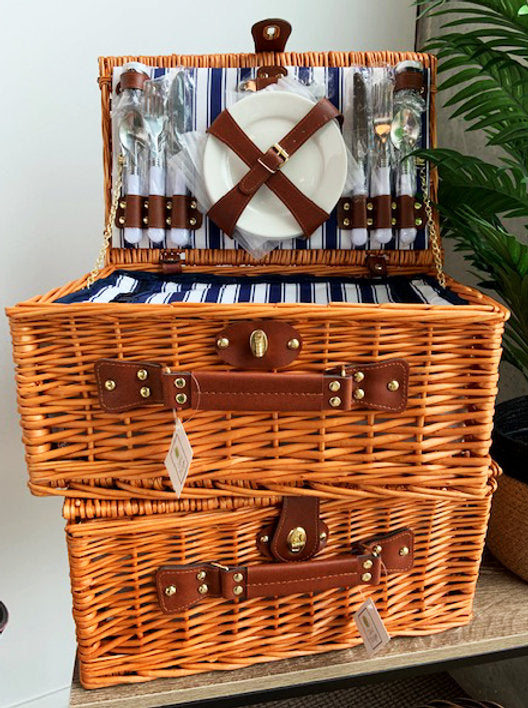 Willow Honey 4 Person Picnic Hamper