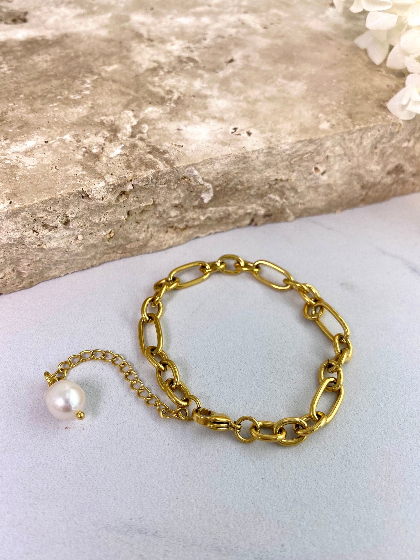 Lila Gold Chain with Pearl Charm Bracelet